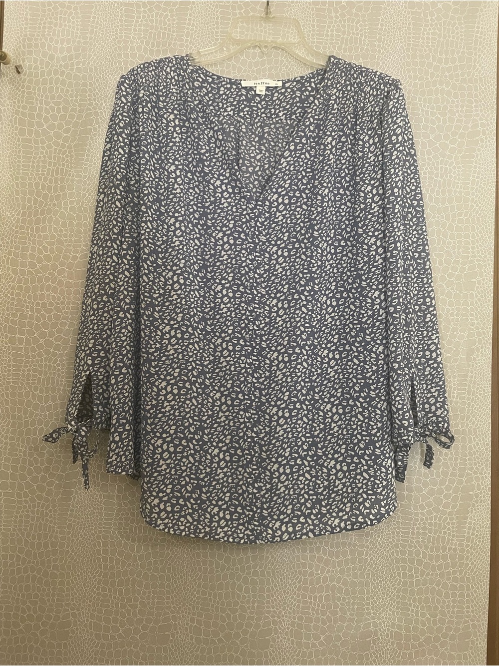 fun 2 fun Blue and White Printed Tie-Sleeve Blouse